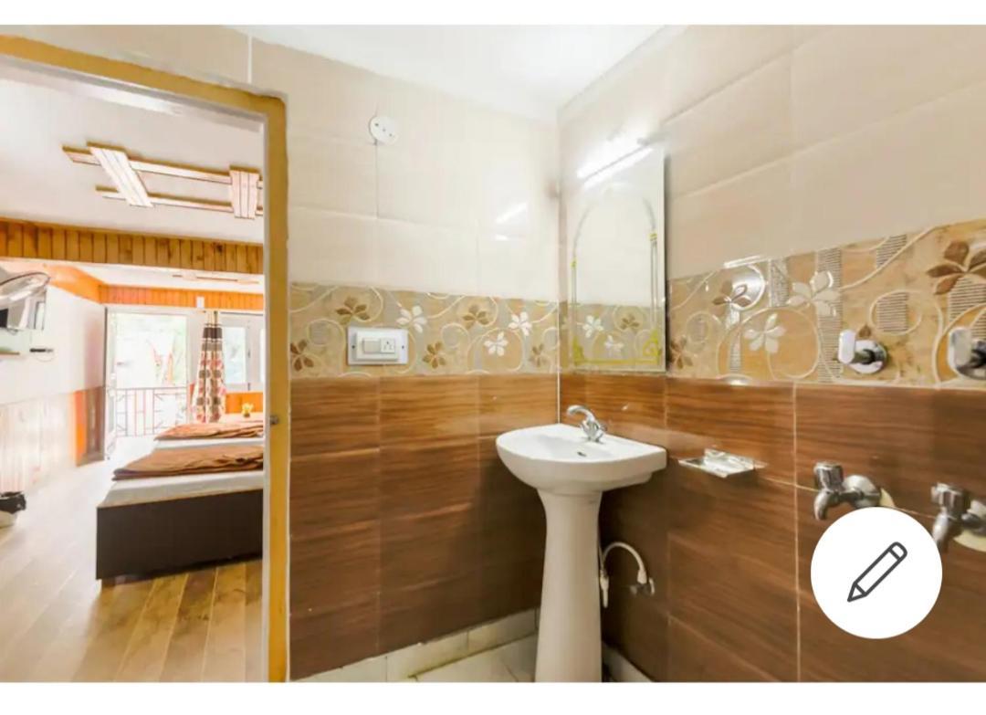 Tirthan Crest Homestay Banjar Exterior photo