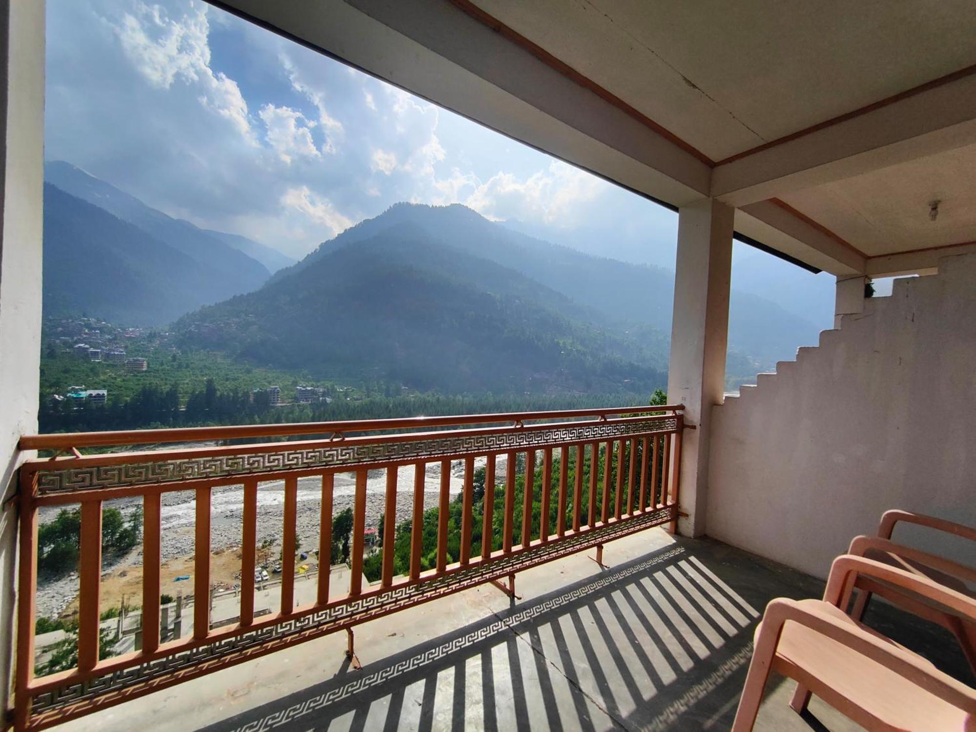Tirthan Crest Homestay Banjar Exterior photo